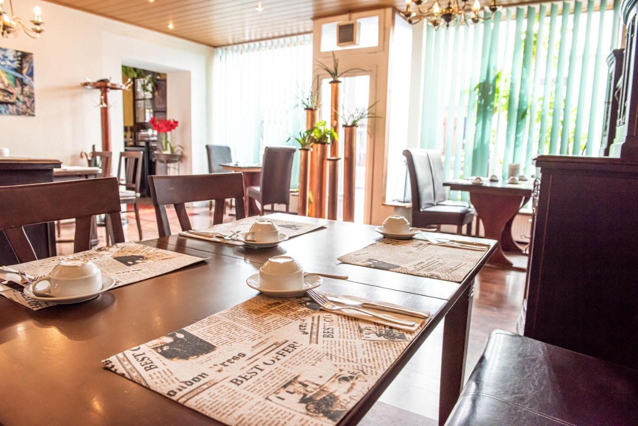 Neubert'S Gasthaus Am Rhein 라한슈타인 외부 사진